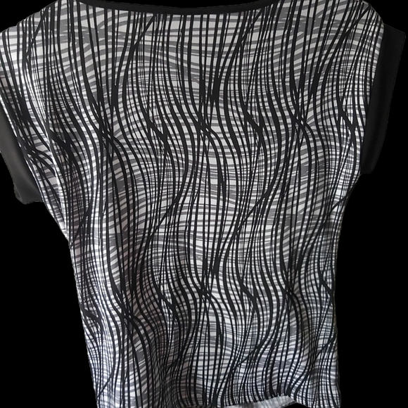 Abstract shirt - Picture 2 of 2